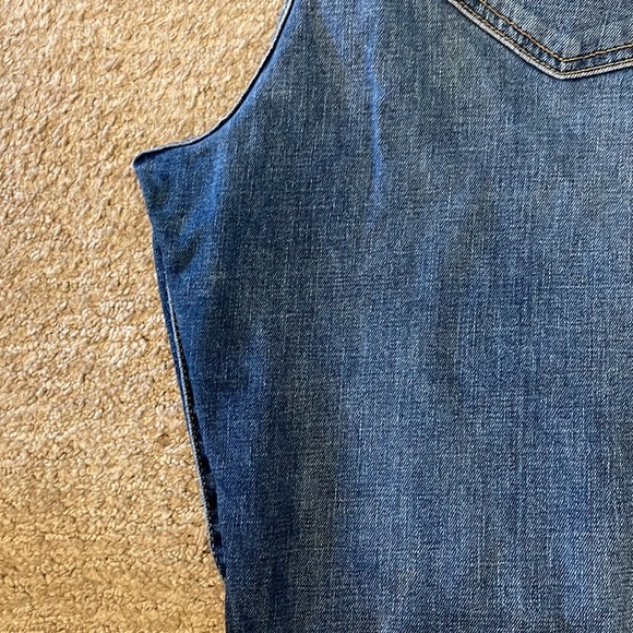 Mid rise boyfriend cropped jeans. Universal thread size 18/34R. - Picture 8 of 8